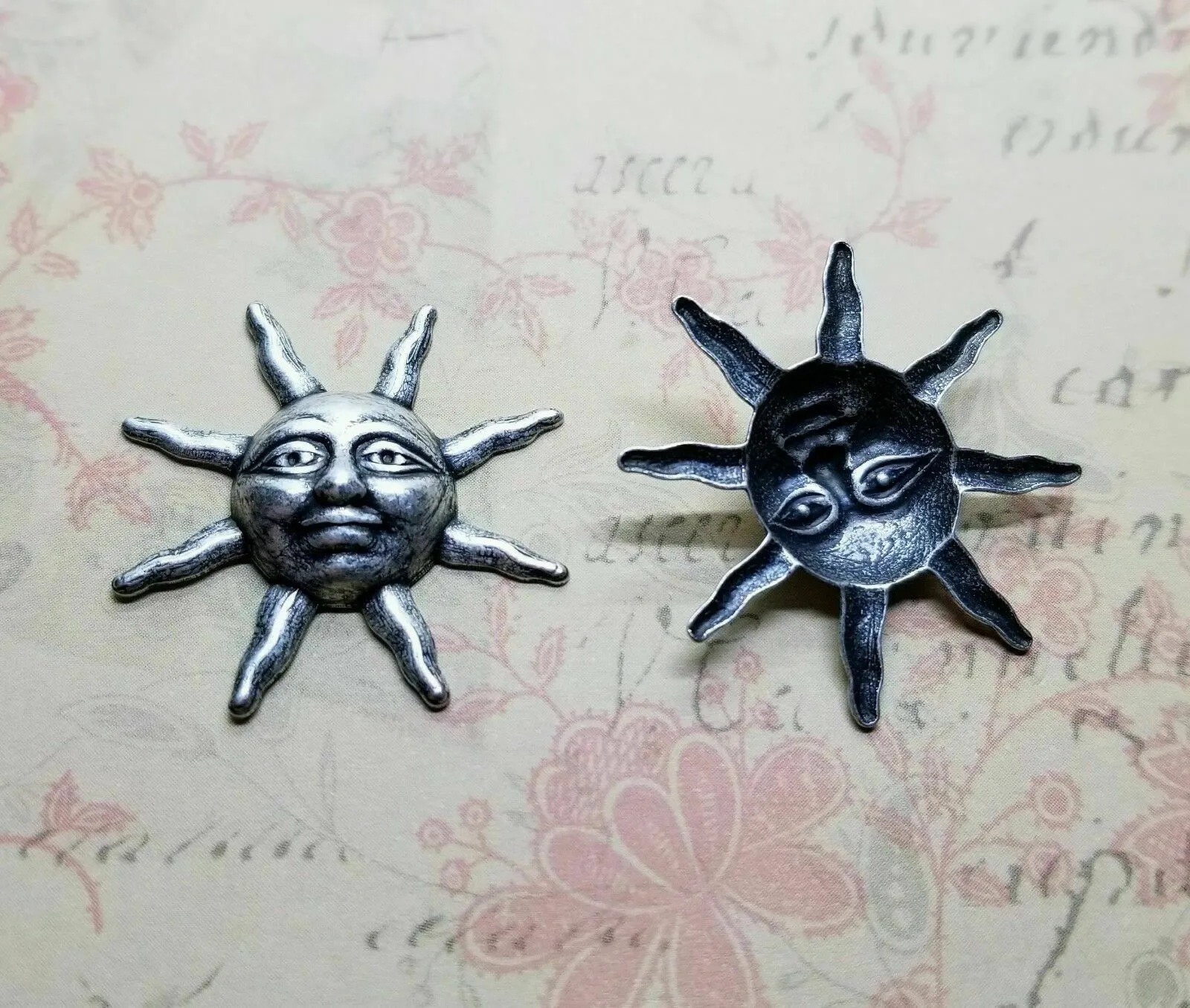 Brass Sunshine Stampings x 2 - 52309A.