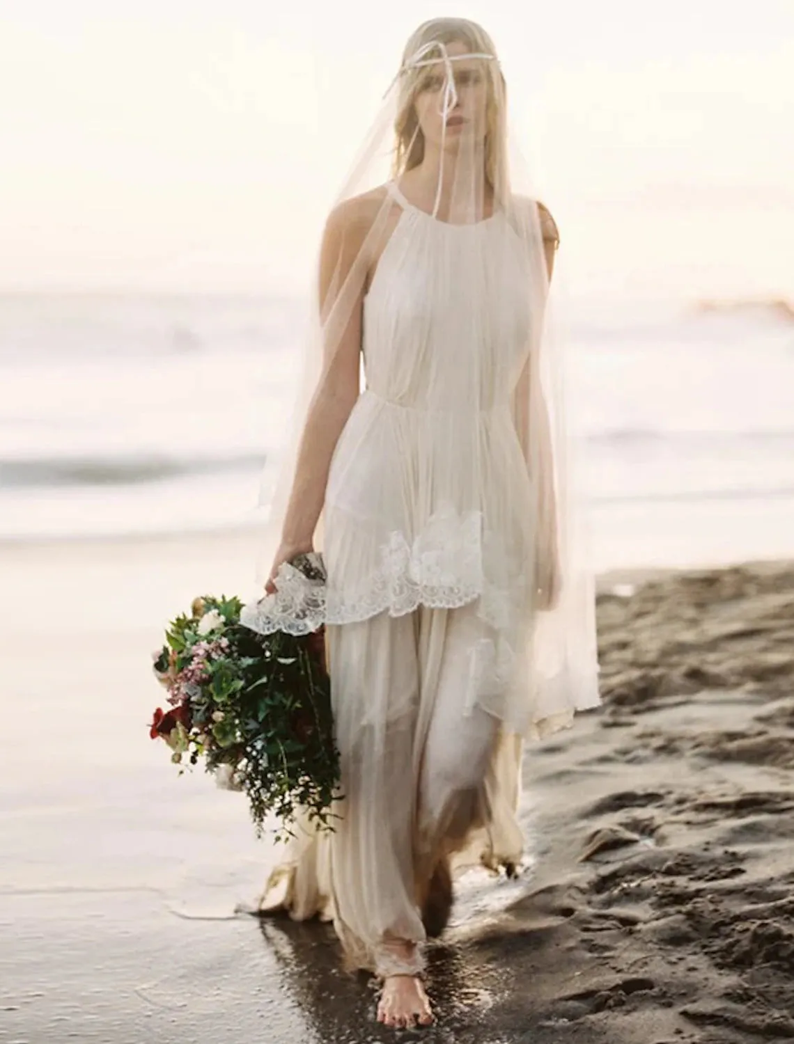 Luolandi Beach Open Back Boho Wedding Dresses A-Line Halter Neck Sleeveless Sweep / Brush Train Chiffon Bridal Gowns